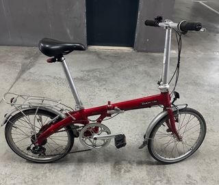 Bicicleta plegable Dahon roja en muy buen estado