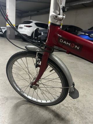 Bicicleta plegable Dahon roja en muy buen estado