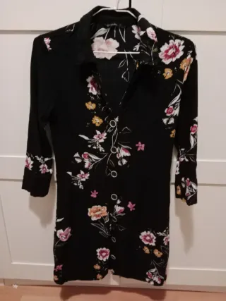 Vestido negro estampado floral