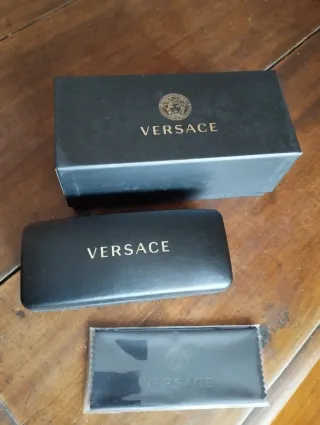 Scatola e custodia per occhiali Versace