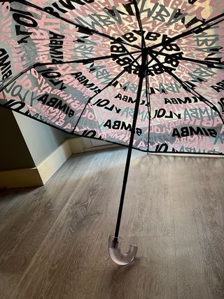 Paraguas Bimba y Lola multicolor.