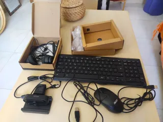 Pack Accesorios Acer: Teclado, Ratón y Webcam