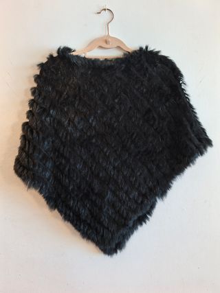 Poncho Negro Peludo Natural