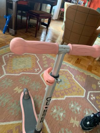 Patinete infantil 3 ruedas con luces. poco uso