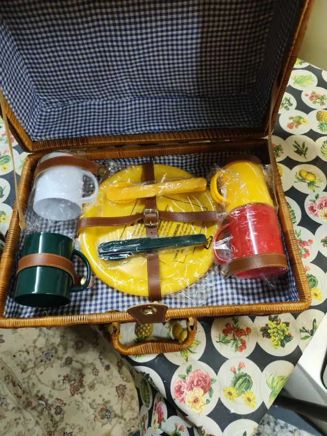 Cesta de picnic mimbre con accesorios