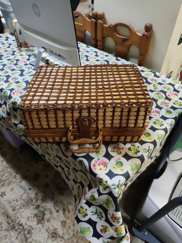 Cesta de picnic mimbre con accesorios