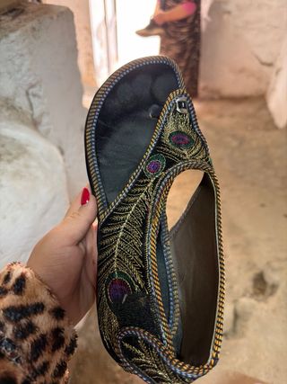 Botines marrones con tachuelas marca geox sandalia