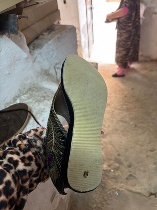 Botines marrones con tachuelas marca geox sandalia