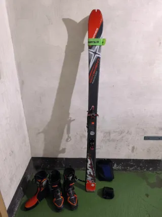 Esquís travesía Movement equipo completo.