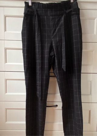 Pantalón de pinzas cuadros negro