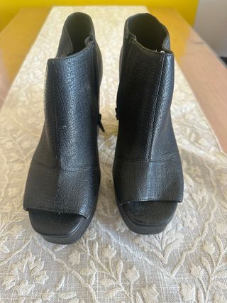 Botines Armani Tacón Plataforma Negro y azules