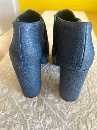 Botines Armani Tacón Plataforma Negro y azules