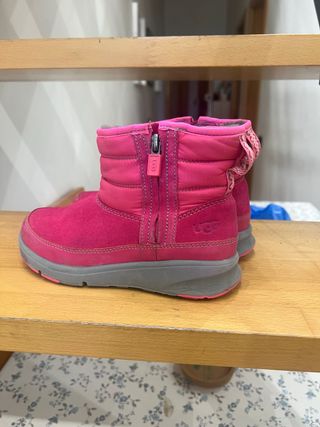 Botas UGG niña rosa waterproof T32.5