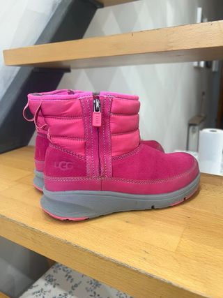 Botas UGG niña rosa waterproof T32.5