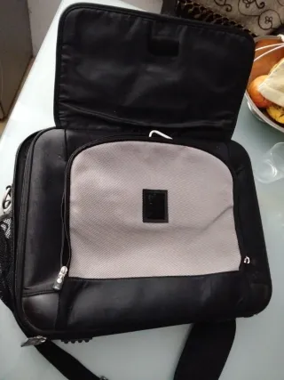 Maletín DELL Negro y Gris