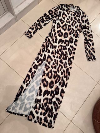 Vestido largo Shein estampado, cada uno 10€