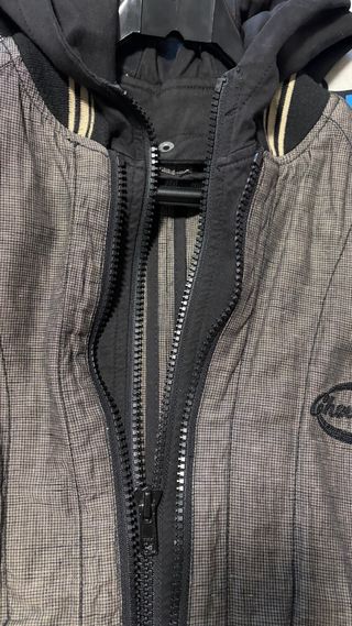 Chaqueta Chevignon con capucha