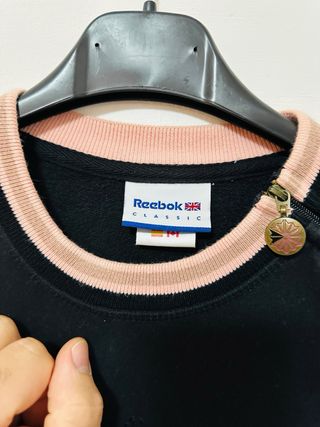 Maglioncino donna Reebok nero e rosa