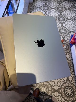 MacBook Air M3 2025 Plata