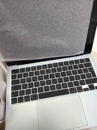 MacBook Air M3 2025 Plata