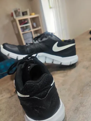 Zapatillas Nike Flex Show TR Negras