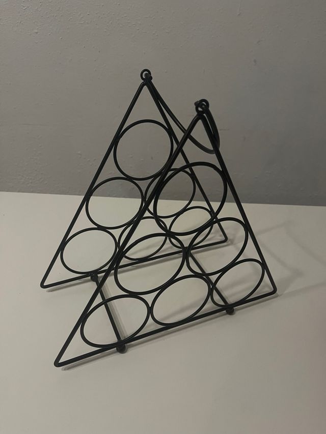 Botellero de metal negro