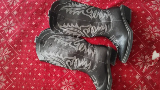 Botas cowboy negras bordadas