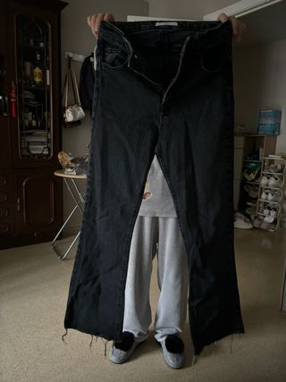 Pantalón vaquero negro