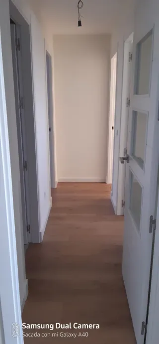 Se alquila piso en Residencial Ronda Norte.