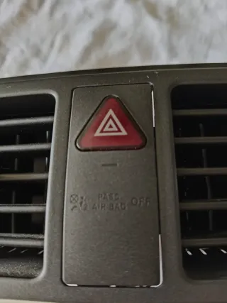 Rejilla Aire Mercedes W204 + Botón Warning