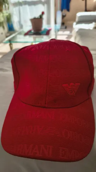 Gorra Giorgio Armani Roja y Negra
