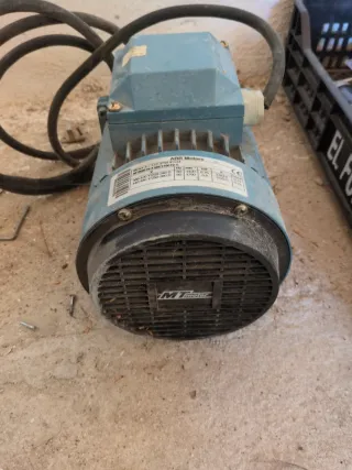 Motor trifásico ABB Motors 380V - 1CV