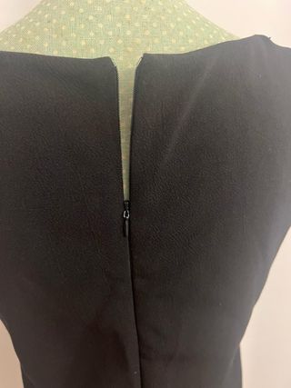 Vestido de fiesta encaje y plumas