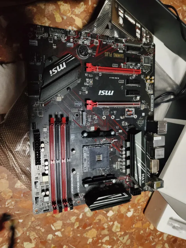 Placa base MSI Gaming Plus Pro MAX (regalo con scatola)