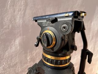 Trípode profesional de vídeo