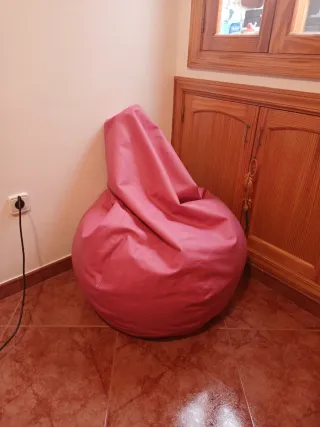 Puff pera color rosa polipiel