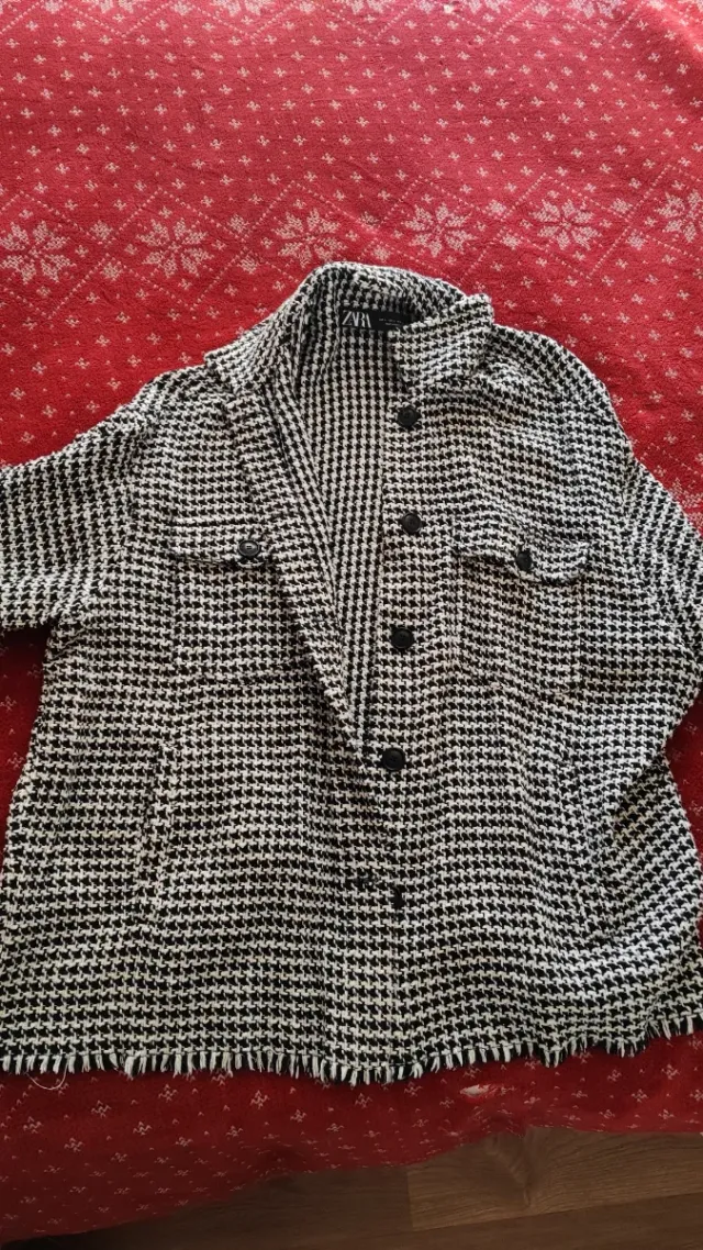 Chaqueta oversize blanco y negro