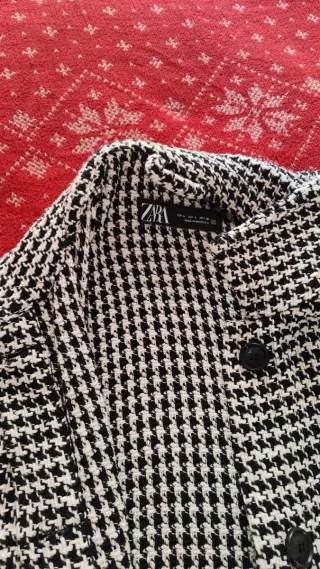 Chaqueta oversize blanco y negro