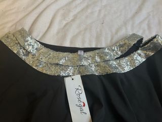 Vestido negro con detalles plateados