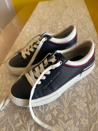 Zapatillas Tommy Hilfiger Azul y Blanco