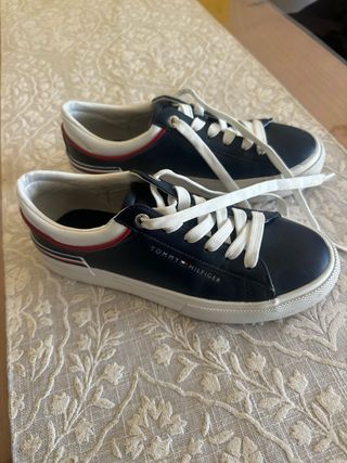 Zapatillas Tommy Hilfiger Azul y Blanco