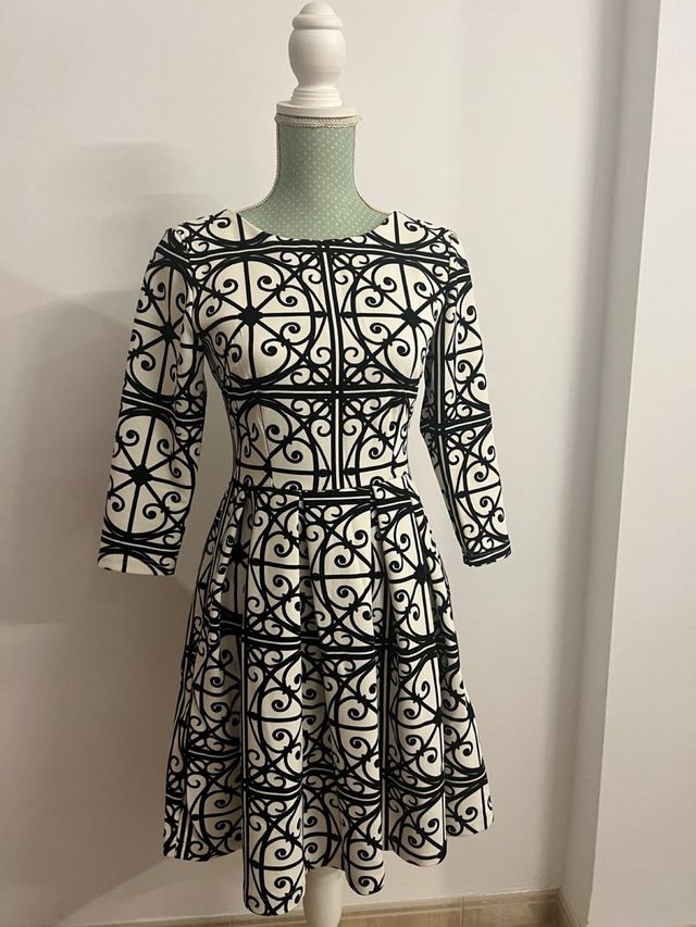 Vestido elegante estampado blanco y negro