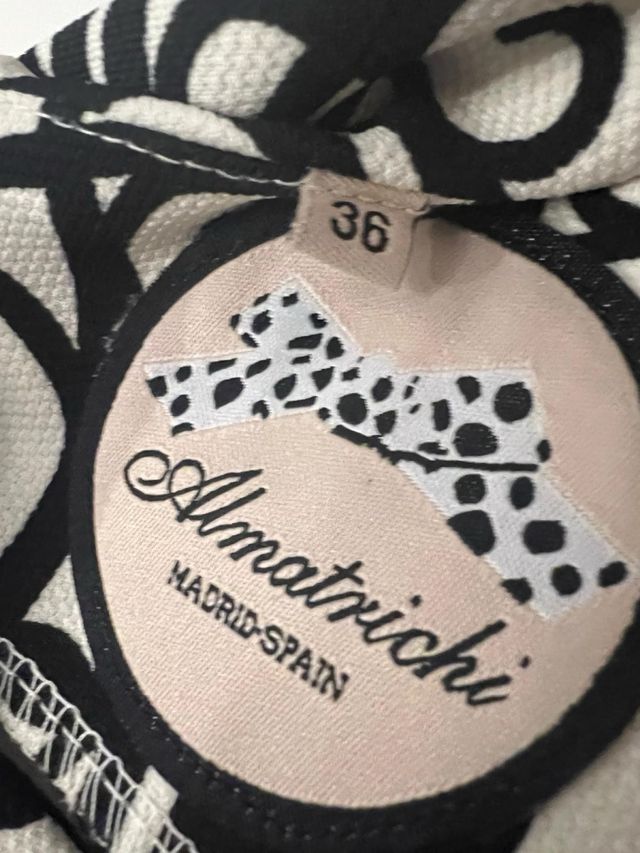 Vestido elegante estampado blanco y negro