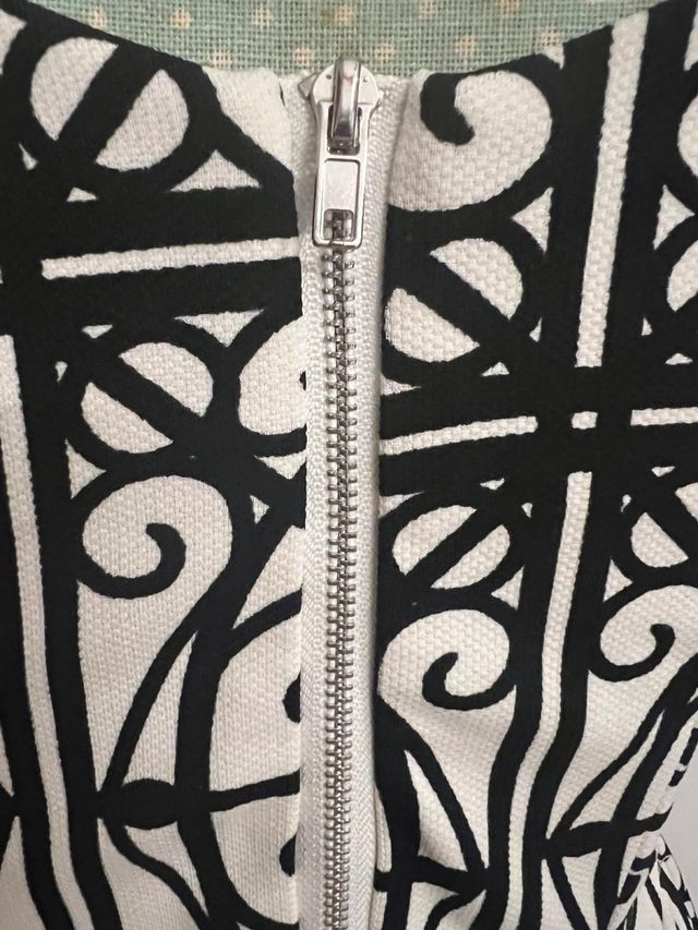 Vestido elegante estampado blanco y negro