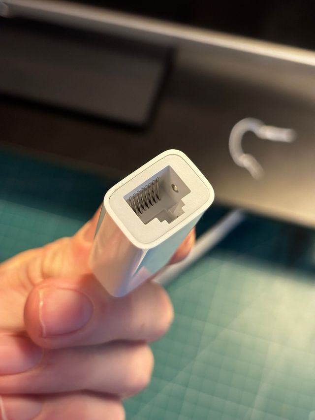 Adaptador Apple Thunderbolt a Gigabit Ethernet