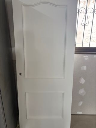 Puerta entrada madera