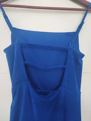 Vestido largo azul con drapeado