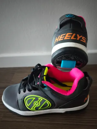 Zapatillas Heelys NUEVAS Negras y Rosas