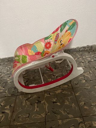 Mecedora de bebé con diseño de animales