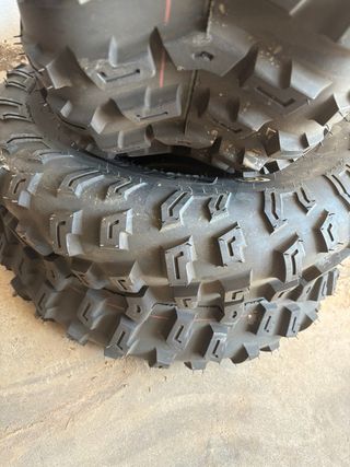 Juego 2 Neumáticos Quad AT 22x10-8 Tubeless
